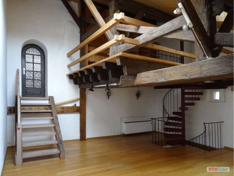 Salon 40 m2 avec mezanine, accs tage